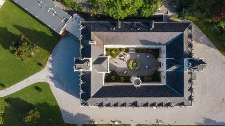 Schloss Hernstein Vierkanthof, © Peter Hruska Schloss Hernstein Vierkanthof, © Peter Hruska