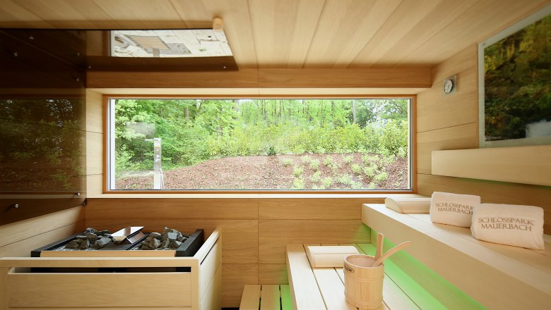 Waldsauna mit Blick in die Natur, © Schlosspark/mesonic Waldsauna mit Blick in die Natur, © Schlosspark/mesonic