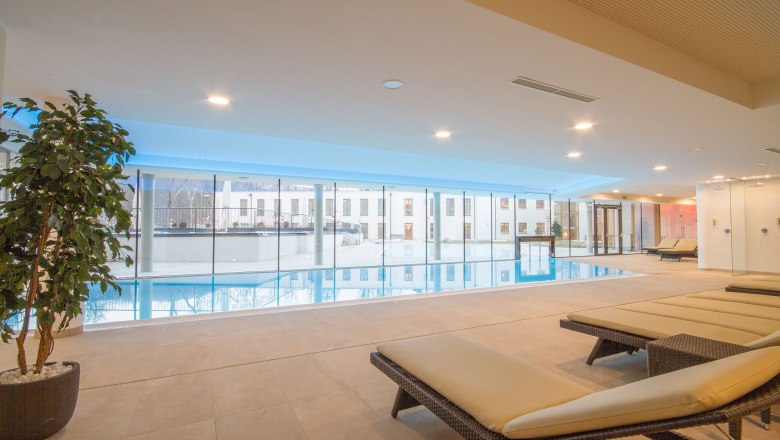 Park-Spa mit in- und Outdoorpool, © Schlosspark/mesonic Park-Spa mit in- und Outdoorpool, © Schlosspark/mesonic