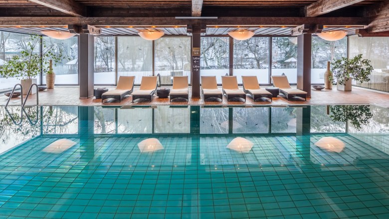 Hallenbad, © "Adam Griffith“_Stockfoto_Krainerhütte_Stefan Brunbauer Willy Lehmann Markenagentur Hallenbad, © "Adam Griffith“_Stockfoto_Krainerhütte_Stefan Brunbauer Willy Lehmann Markenagentur