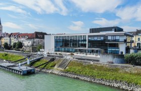 Stadthalle Ybbs mit Donau, © Johann Perger