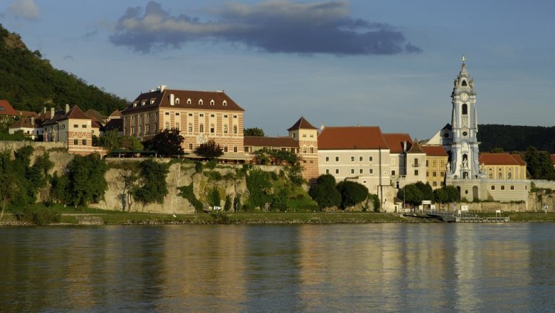 Aussenansicht Dürnstein und Schloss, © Hotel Schloss Dürnstein GmbH