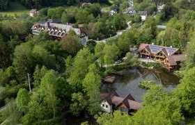 Steinschalerhof von oben, &copy; Steinschaler Naturhotels