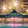 Feuerwerk &uuml;ber der Therme Laa bei Nacht.