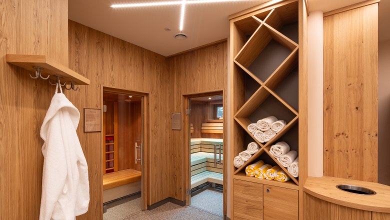 Der moderne Wellnessbereich mit finnischer Sauna, Dampfbad, Infrarotkabine und einer Biosauna
