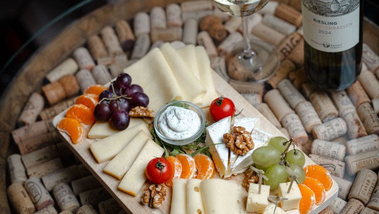 Vinothek, &copy; City Hotel