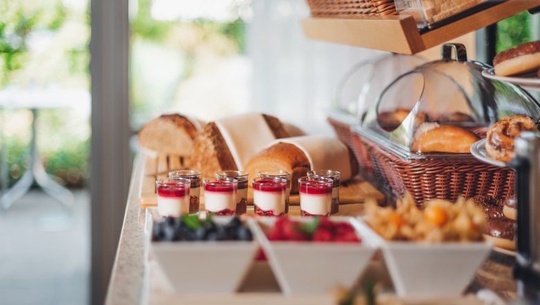 Brot, Obst, Joghurt - Frühstücksbuffet im HEINhotel vienna airport