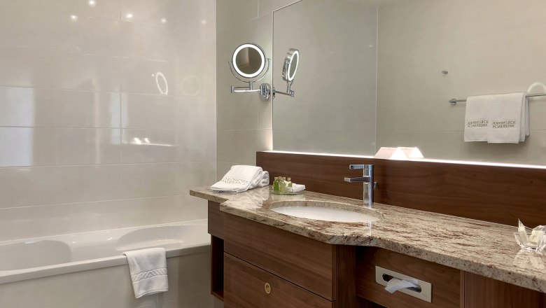 Badezimmer Deluxe Zimmer, © Schlosspark Mauerbach Badezimmer Deluxe Zimmer, © Schlosspark Mauerbach