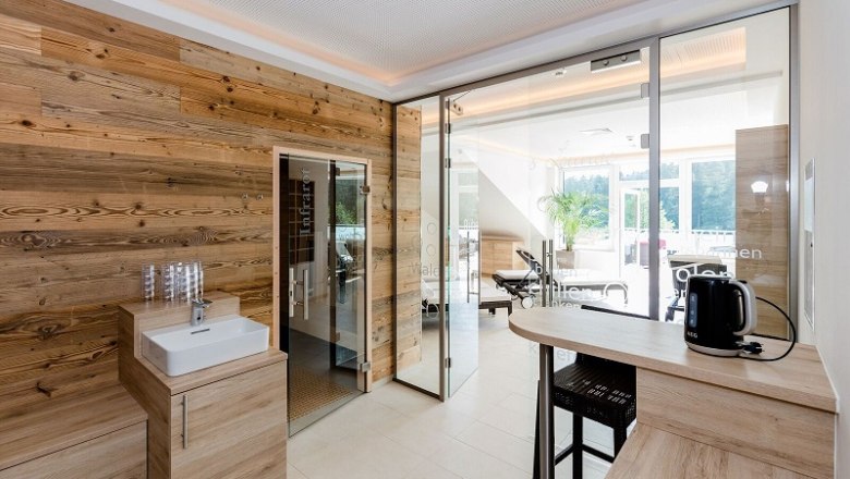 Wellnessbereich Hotel, &copy; R&R Residenzen