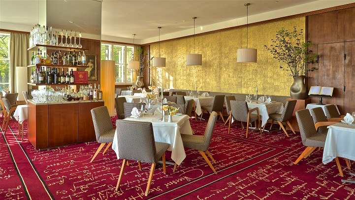 Restaurant, &copy; F. Bl&auml;uel GesmbH