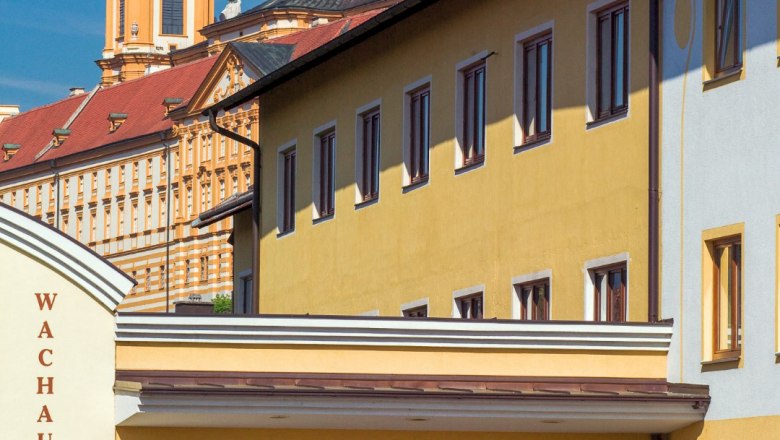 hoteleingang_stift_c_wachauerhof, &copy; Wachauerhof