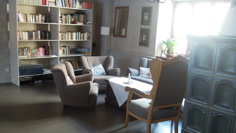 Bibliothek mit B&uuml;chern zum Mitnehmen, &copy; Landhotel Yspertal