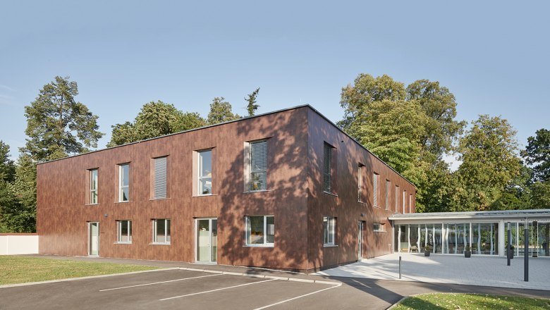 Zubau mit Fahrradraum, &copy; Hotel Schloss Haindorf