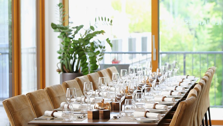 Restaurant Vier Jahreszeiten, &copy; Schlosspark/mesonic